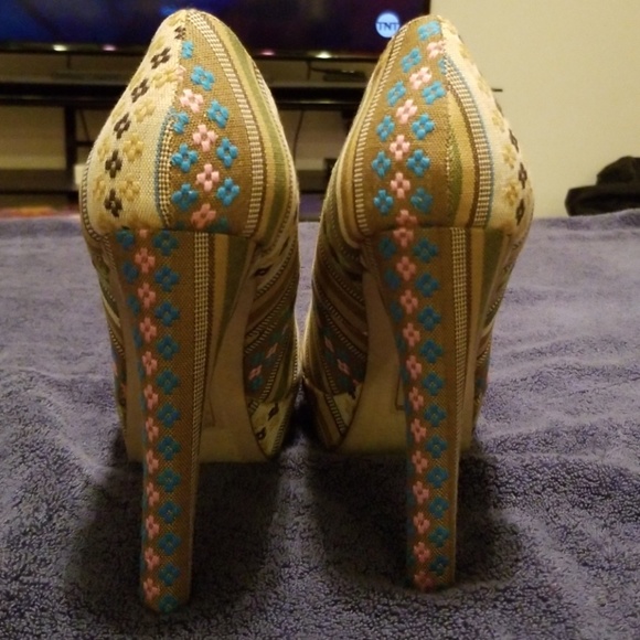 Stiletto - Picture 2 of 3